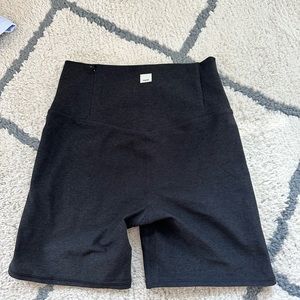 Vuori clean elevation shorty